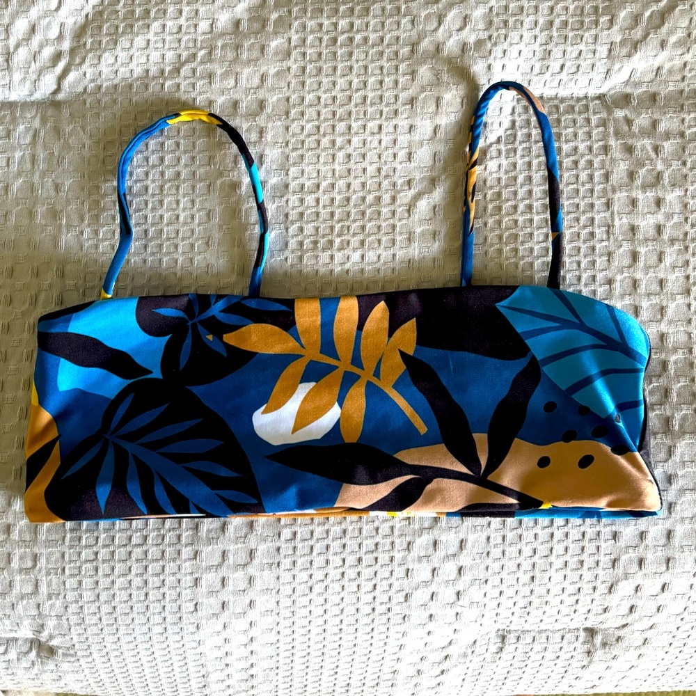 - Stone Fox Swim bikini top